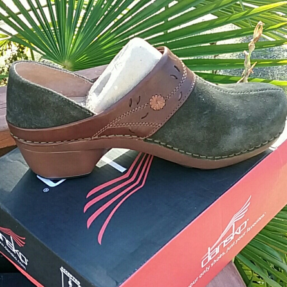 Dansko cute and comfy women's clogs